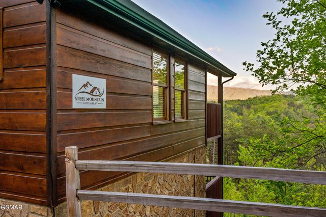 2633 Raccoon Hollow Way, Sevierville, TN 37862