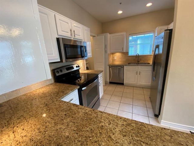 1919 Post Oak Park Drive 3301, Houston, TX 77027