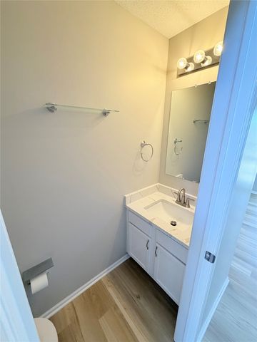 4458 Ashley Park Drive, West Des Moines, IA 50265