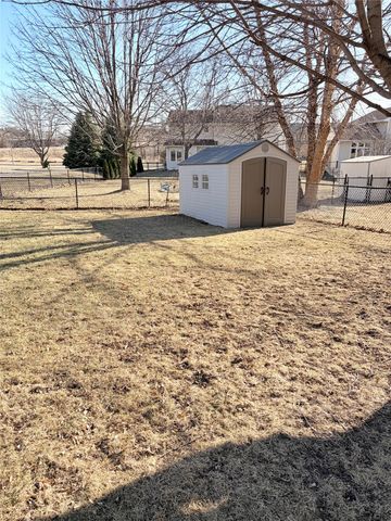 4458 Ashley Park Drive, West Des Moines, IA 50265