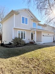 4458 Ashley Park Drive, West Des Moines, IA 50265