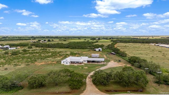 4495 N Sh 16, Jourdanton, TX 78026