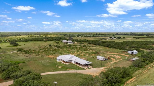 4495 N Sh 16, Jourdanton, TX 78026