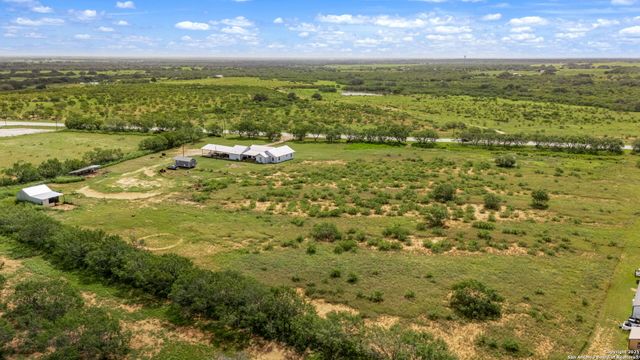 4495 N Sh 16, Jourdanton, TX 78026