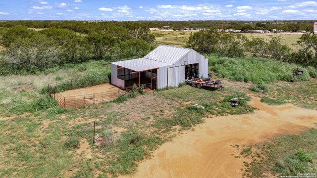 4495 N Sh 16, Jourdanton, TX 78026