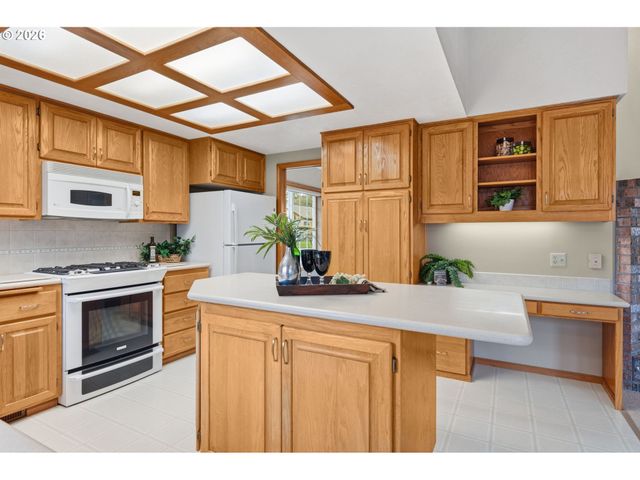 3105 WOLF MEADOWS Ln, Eugene, OR 97408