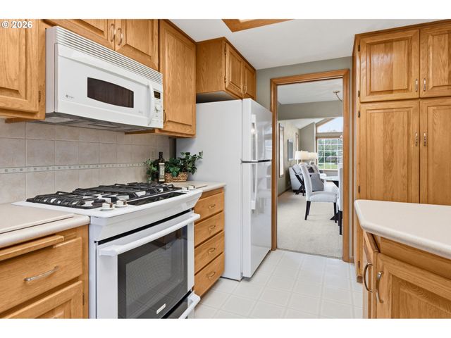 3105 WOLF MEADOWS Ln, Eugene, OR 97408