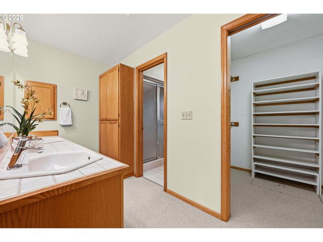 3105 WOLF MEADOWS Ln, Eugene, OR 97408