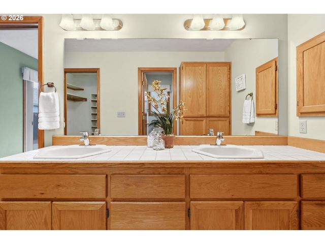 3105 WOLF MEADOWS Ln, Eugene, OR 97408