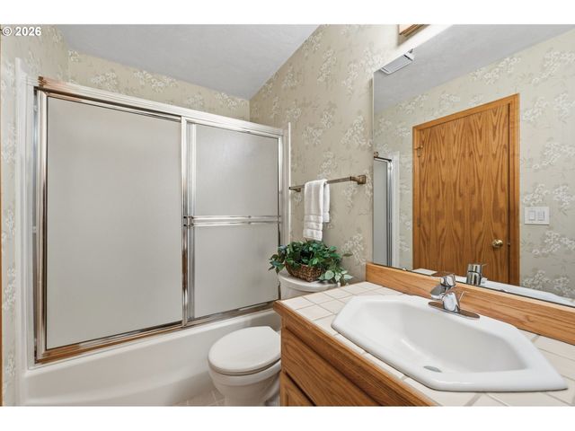 3105 WOLF MEADOWS Ln, Eugene, OR 97408