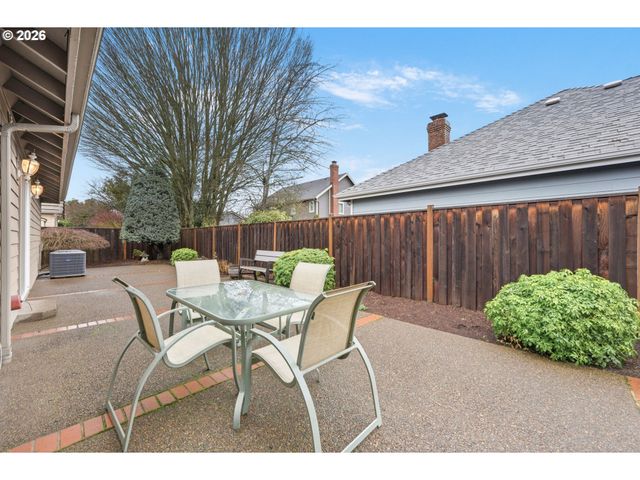 3105 WOLF MEADOWS Ln, Eugene, OR 97408