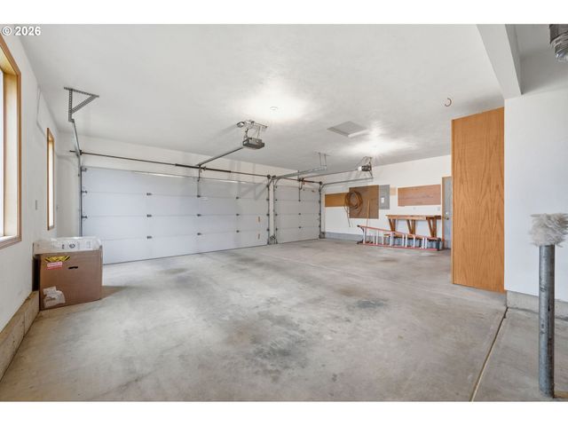 3105 WOLF MEADOWS Ln, Eugene, OR 97408