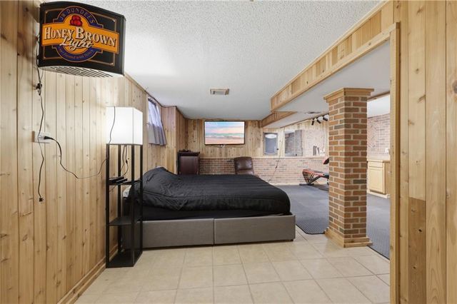 17705 E 28th Street S, Independence, MO 64057