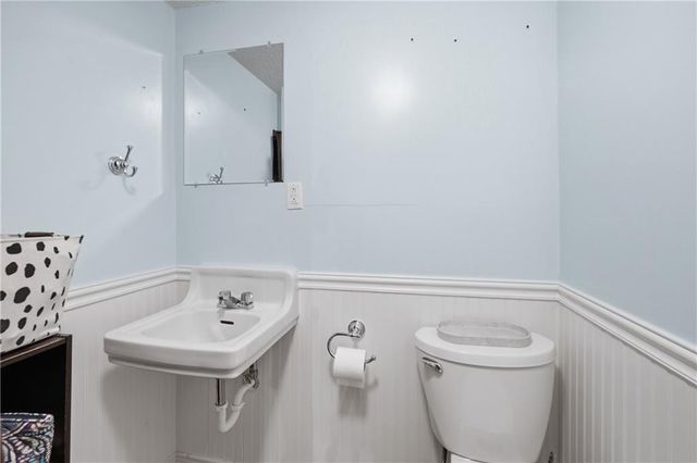 17705 E 28th Street S, Independence, MO 64057