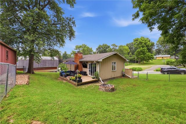 17705 E 28th Street S, Independence, MO 64057
