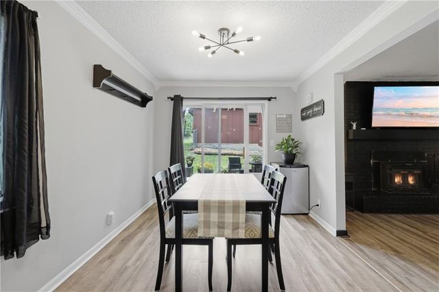 17705 E 28th Street S, Independence, MO 64057