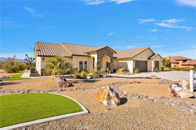 8140 Heartland, Oak Hills, CA 92344