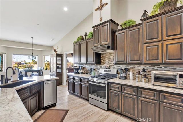 8140 Heartland, Oak Hills, CA 92344
