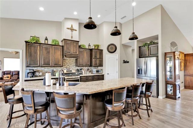8140 Heartland, Oak Hills, CA 92344