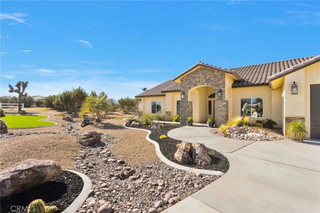 8140 Heartland, Oak Hills, CA 92344