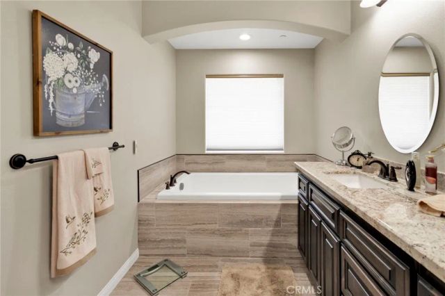 8140 Heartland, Oak Hills, CA 92344