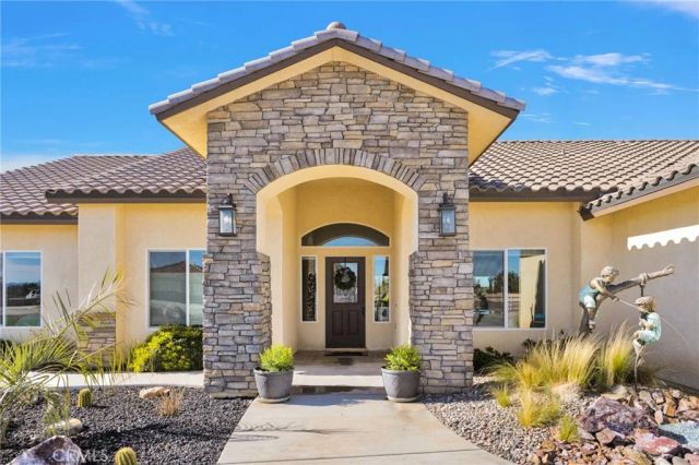 8140 Heartland, Oak Hills, CA 92344