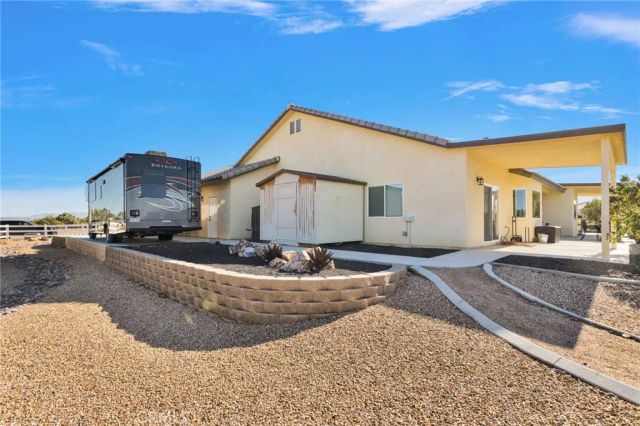 8140 Heartland, Oak Hills, CA 92344