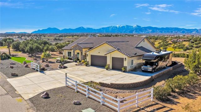 8140 Heartland, Oak Hills, CA 92344