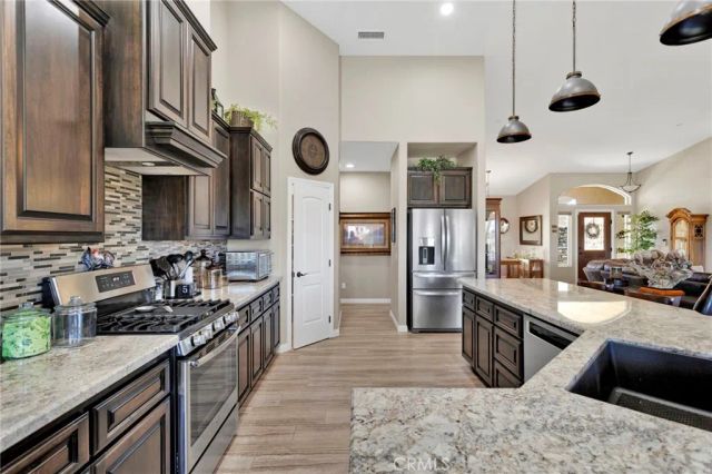 8140 Heartland, Oak Hills, CA 92344