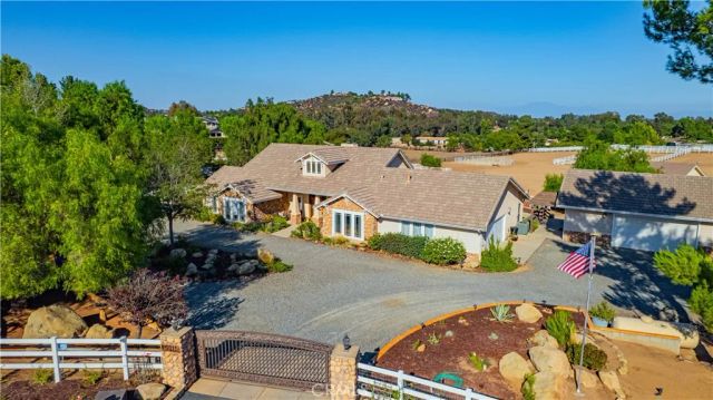 19315 Avenida Cordoba, Murrieta, CA 92562