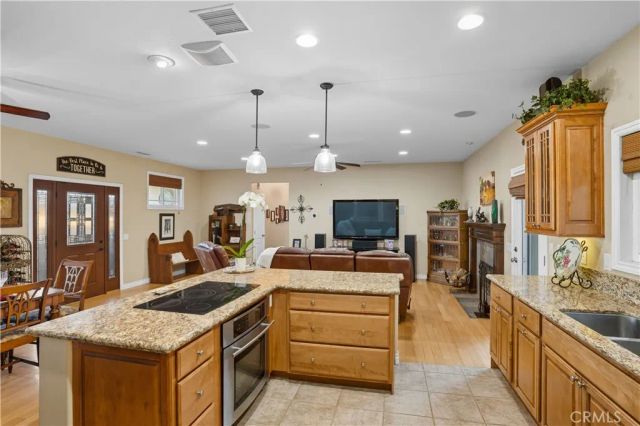 19315 Avenida Cordoba, Murrieta, CA 92562