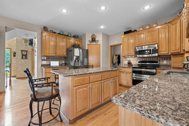 12101 Jasper Lane, Eden Prairie, MN 55347