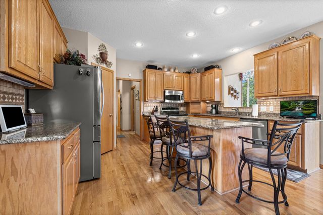 12101 Jasper Lane, Eden Prairie, MN 55347