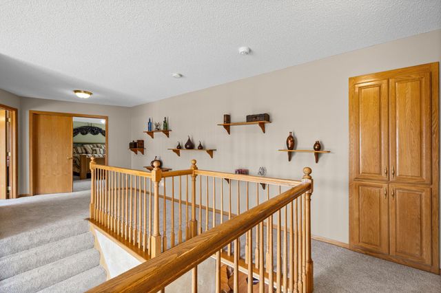 12101 Jasper Lane, Eden Prairie, MN 55347