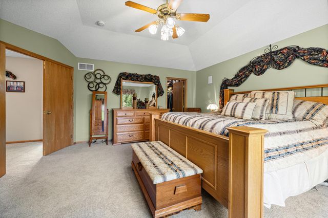 12101 Jasper Lane, Eden Prairie, MN 55347