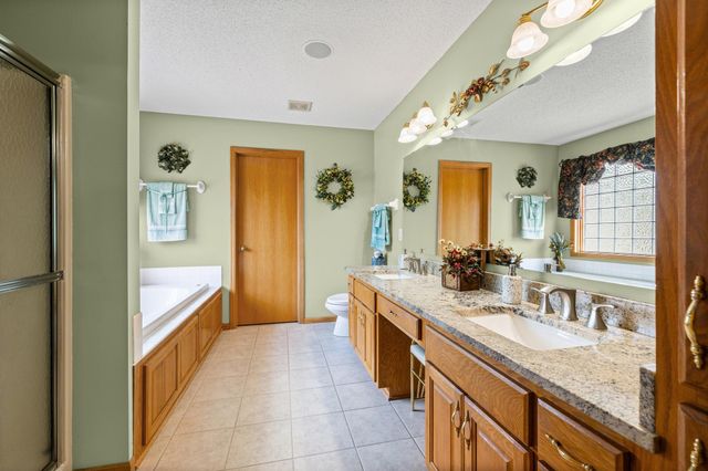 12101 Jasper Lane, Eden Prairie, MN 55347
