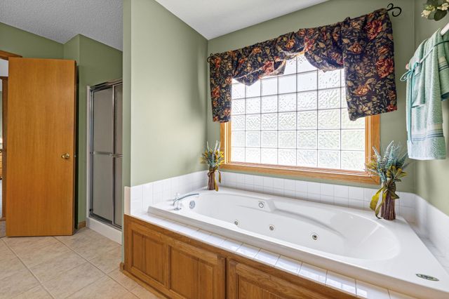 12101 Jasper Lane, Eden Prairie, MN 55347