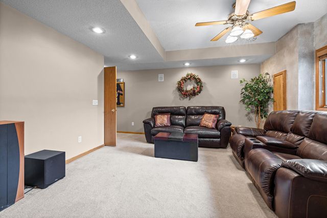 12101 Jasper Lane, Eden Prairie, MN 55347
