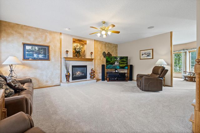 12101 Jasper Lane, Eden Prairie, MN 55347