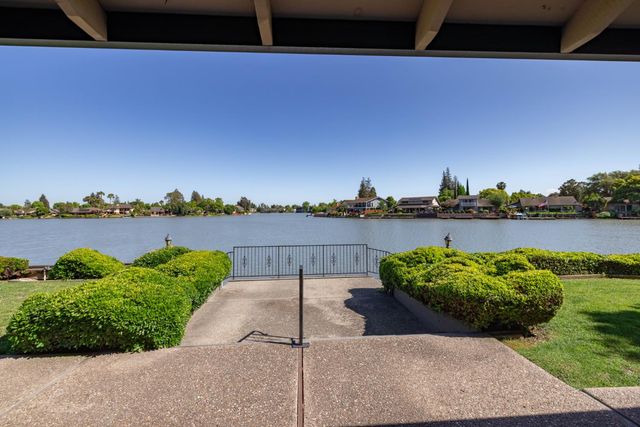 3718 Wood Duck Cir, Stockton, CA 95207