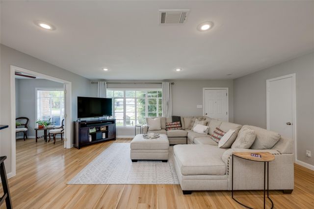 6002 Cary DR, Austin, TX 78757