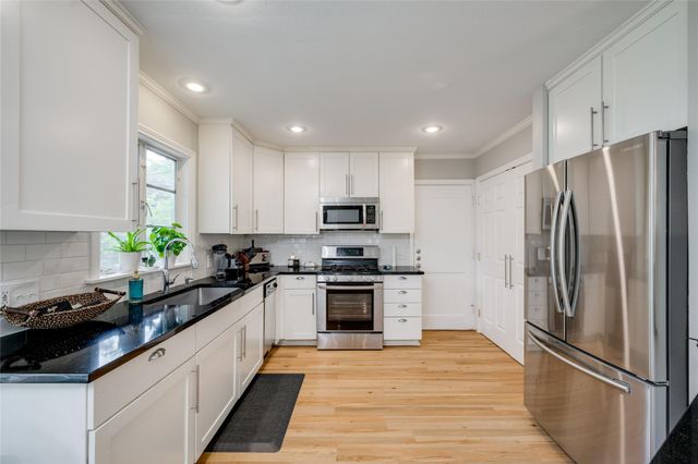 6002 Cary DR, Austin, TX 78757