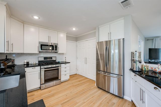 6002 Cary DR, Austin, TX 78757