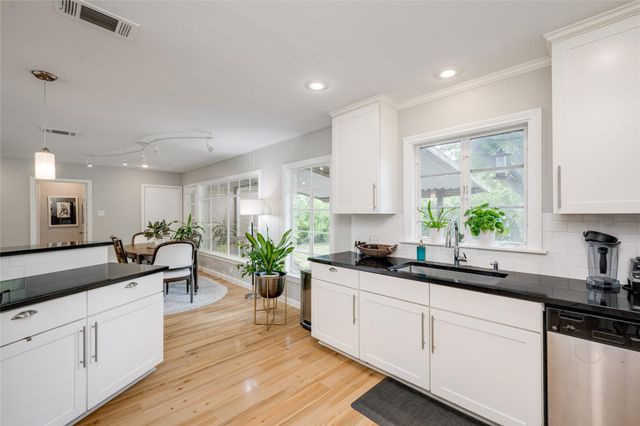 6002 Cary DR, Austin, TX 78757