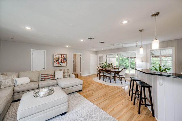 6002 Cary DR, Austin, TX 78757