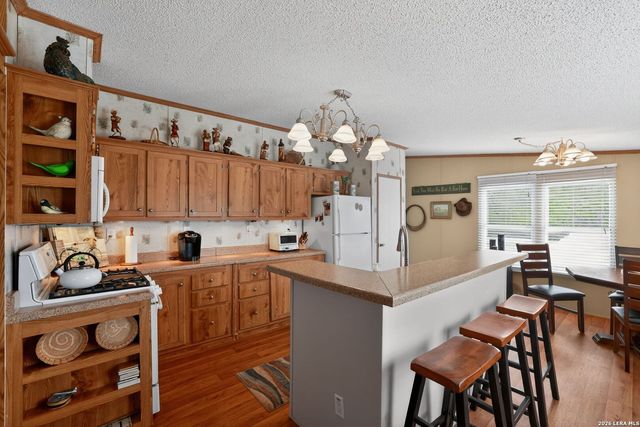 1721 LAKESHORE DR N, Bandera, TX 78003