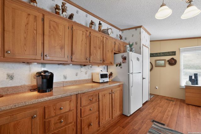 1721 LAKESHORE DR N, Bandera, TX 78003