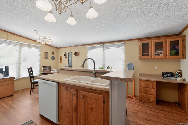 1721 LAKESHORE DR N, Bandera, TX 78003
