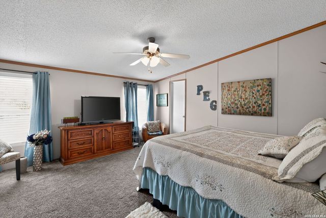 1721 LAKESHORE DR N, Bandera, TX 78003