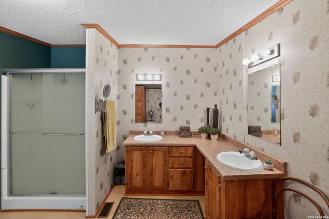 1721 LAKESHORE DR N, Bandera, TX 78003